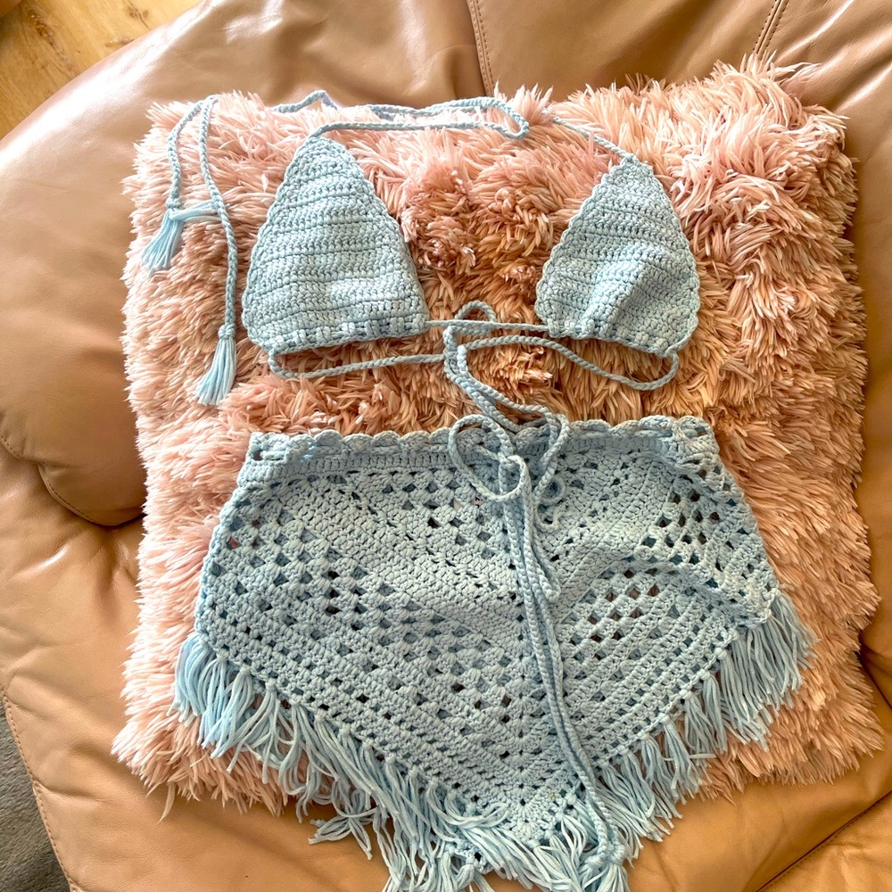 Frankie’s Bikinis knit triangle bikini top with skirt set- size small- baby blue